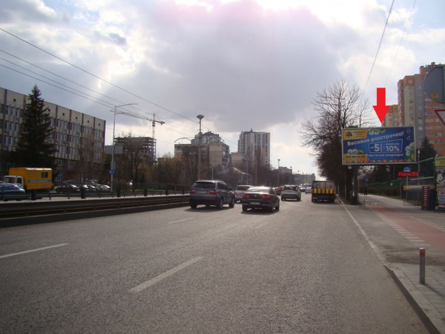 Призма 6x3,  Любомира-Гузара просп. (Комарова) 42, (АЗС "ОККО" Макдональдз, АТБ-маркет), в напрямку просп.Леся Курбаса