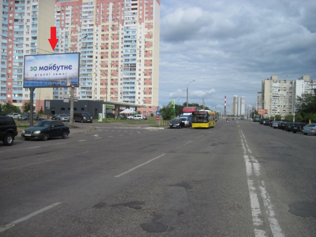 Щит 6x3, Милославська вул., 2а, (ТЦ "Квадрат", Нова лінія), в напрямку вул. Оноре де Бальзака Щит 6x3, Милославська вул., 2а, (ТЦ "Квадрат", Нова лінія), в напрямку вул. Оноре де Бальзака