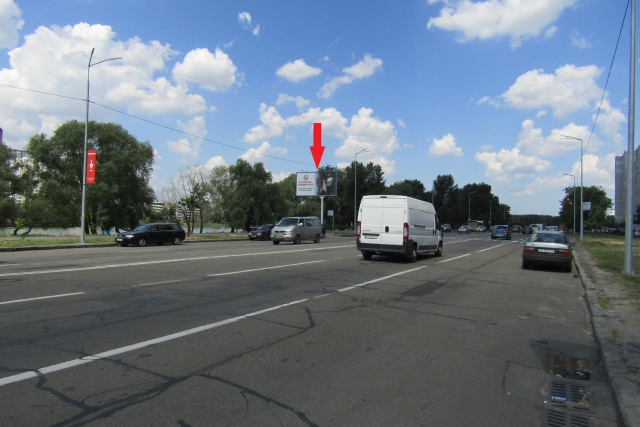 Щит 6x3,  Ревуцького вул., 13 напроти (громадський пляж, гімназія №290, ресторани "Штандартъ", "Нова Земля"),в напрямку Ревуцького вул.