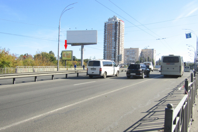 Беклайт 3.14x2.3,  Вадима Гетьмана, вул, з/п Караваєві Дачі, на мосту,з центру