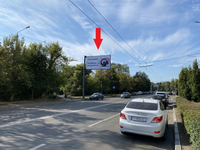 Щит 6x3,  Миру вул.- Героїв Харкова  пр-т. (СМ "ВОСТОРГ", Харківська міська  лікарня №18,ст.м Індустріальна  ),в напрямку з центру,до вул. Роганська.