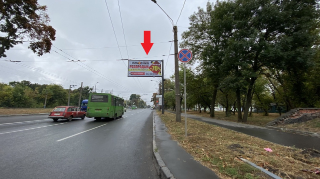 Щит 6x3,  Героїв Харкова пр-т.-12 Квітня вул.,( АЗС "УкрНАФТА", до ст.М Індустріальна, Квітковий ринок, Приват Банк ) в напрямку Кільцевої дороги