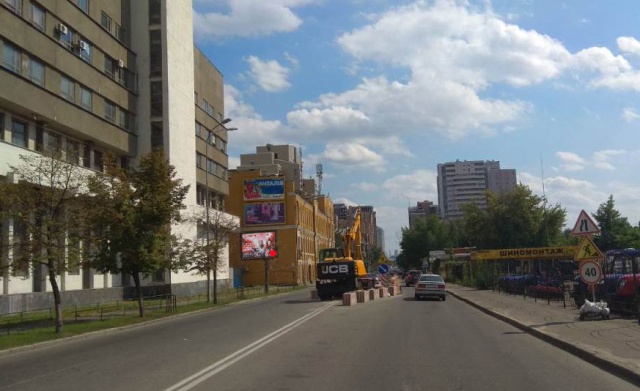Скролл 3.14x2.3,  Казимира Малевича вул. (Боженко вул.) 17, в напрямку Дружби Народів бул-р