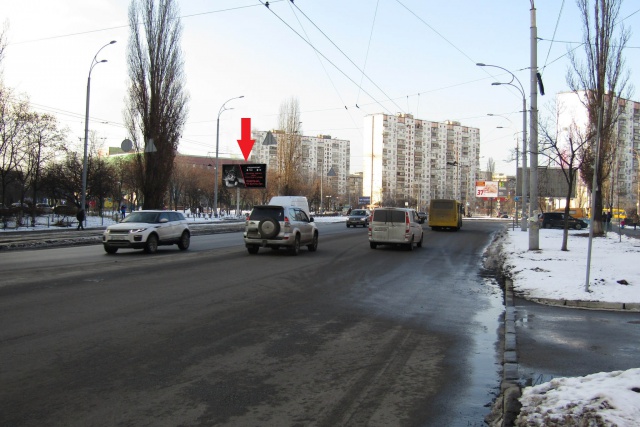 Щит 6x3,  Йорданська вул. (Лайоша Гавро), 17а, (магазин "Фора", "Велика Кишеня", "Сільпо"), в напрямку метро Оболонь, "Дрім Таун"