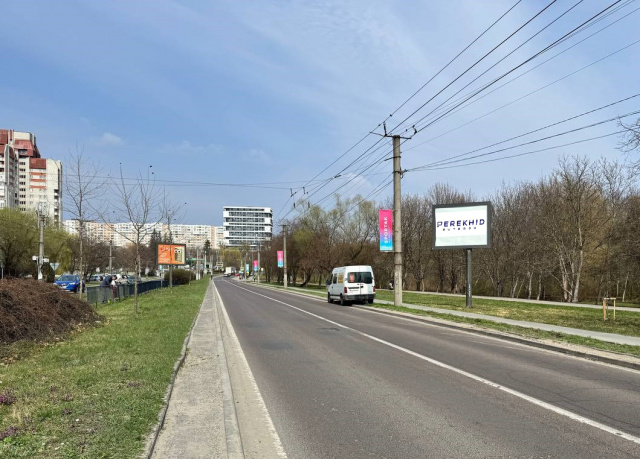 Скролл 3.14x2.3,  Чорновола В. просп., 99 (Парк імені 700-річчя Львова, маркет "Арсен", Укрсиббанк, Візовий центр Італії в м. Львів, піцерія "Челентано"), в напрямку Варшавська вул.
