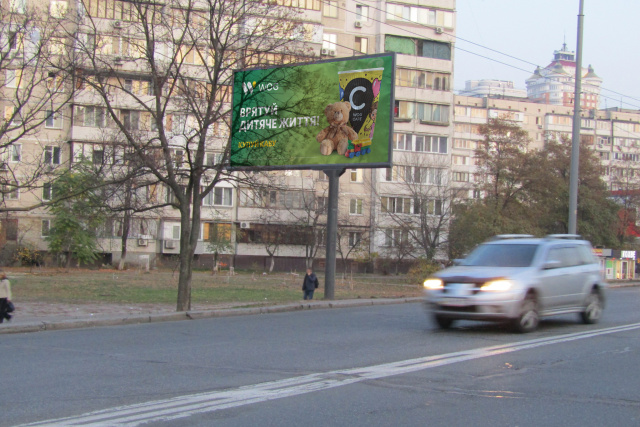 Щит 6x3,  Гайдай Зої вул., 4 (ЕКО-маркет, Приват Банк, Нова Пошта, Рошен), в напрямку Маршала Тимошенка вул., метро Мінська