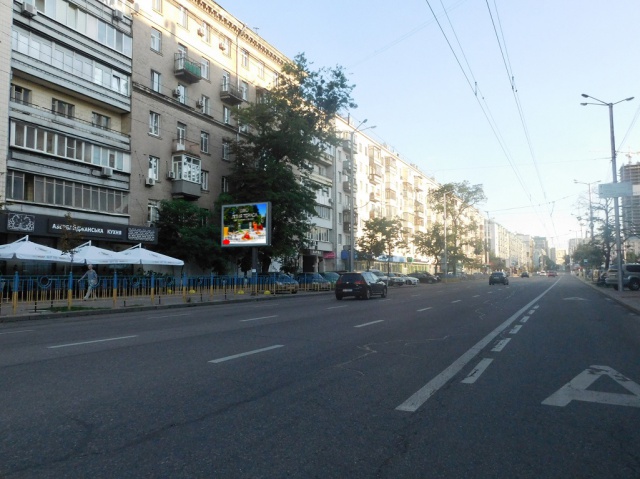 Цифрова панель 3.14x2.3,  Велика Васильківська вул. 120, (УкрЕксімБанк, Нова Пошта №75, магазин "Архітектор Краси"), в напрямку центра міста