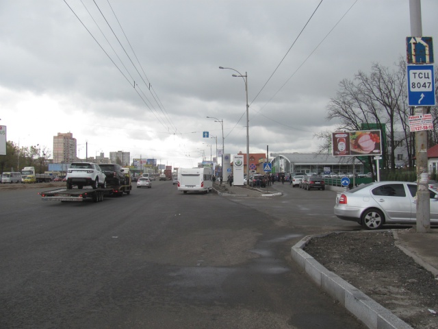 Призма 6x3,  Кільцева дорога, км 3+255 справа ( перед автосалоном "Шкода", клуб "Формула", УкрСибБанк), в напр. просп. Леся Курбаса