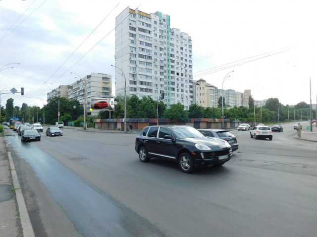 Призма 6x3,  Вільямса академіка вул. /вул. Смолича