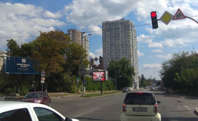 Скролл 3.14x2.3,  Казимира Малевича, вул. (Боженко вул.)  -  Німецька вул., (Автошкола, Amway Ukraine, ЖК Либідь),  в напрямку Дружби Наробів бул-р