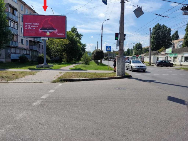 Щит 6x3, В'ячеслава Чорновола (Енгельса) вул. - Чайковського вул. (Перехрестя), (Продуктовий і Речовий ринки, СТО, кафе "VEST"), в напрямку Пр.Хіміків Щит 6x3, В'ячеслава Чорновола (Енгельса) вул. - Чайковського вул. (Перехрестя), (Продуктовий і Речовий ринки, СТО, кафе "VEST"), в напрямку Пр.Хіміків