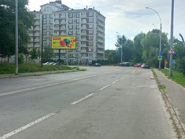 Щит 6x3, Луценка Дмитра вул., 1, до. 1 (поворот на вул. Юрія Смолича), в напрямку Кільцева дорога Щит 6x3, Луценка Дмитра вул., 1, до. 1 (поворот на вул. Юрія Смолича), в напрямку Кільцева дорога