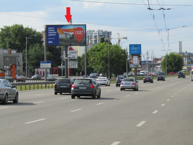 Беклайт 8x4,  Кільцева дорога (на роздільнику), (АЗС "Shell", шпалерний ринок), в напрямку просп.Перемоги