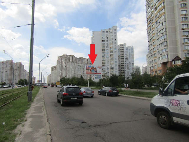 Призма 6x3,  Ахматової Анни вул., 18 (АТБ-аркет, Нова Пошта, "Novus", Ресторан "Євразія"), в напрямку Григоренка просп.