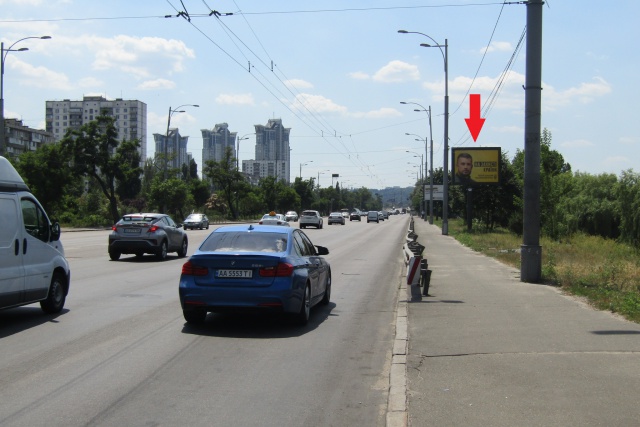 Скролл 3.14x2.3,  Соборності (Возз'єднання) просп., (АТБ-Маркет, Приват Банк, навпроти МакДональдз), в напрямку міст Патона, центр