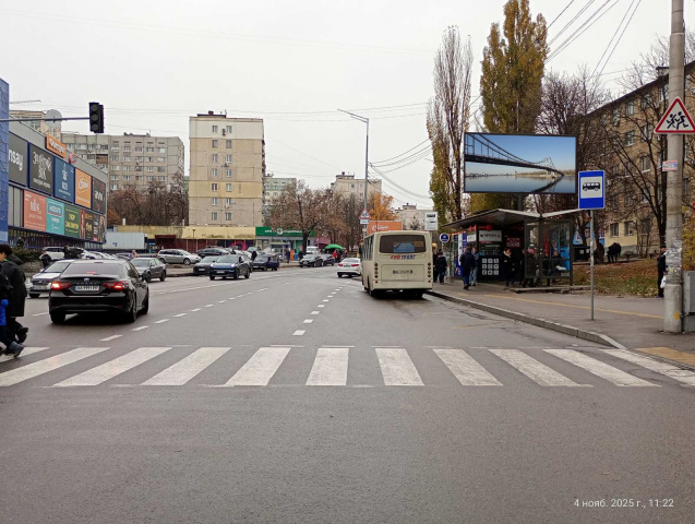 Щит 6x3,  Юри Гната вул.,9 (ТЦ "Квадрат", ТЦ "Дитяча Країна",кінотеатр "Лейпциг", Сільпо, Велика кишеня, Ельдорадо), в  напрямку просп. Перемоги