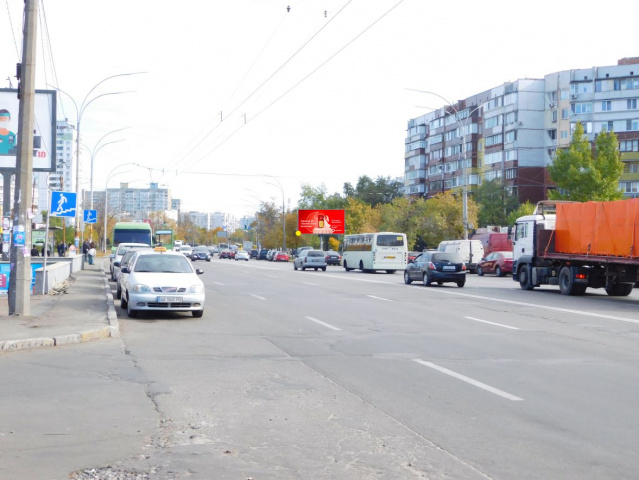 Призма 6x3,  Маяковського пр-т 8, від Керченської пл., з центру