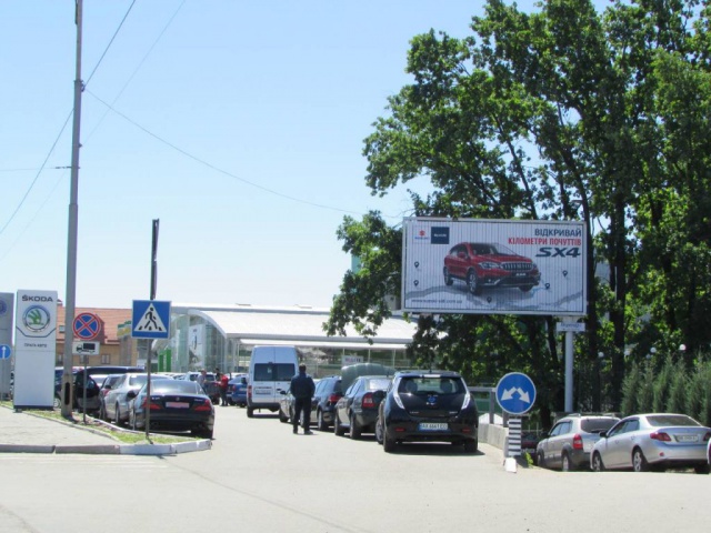 Призма 6x3,  Кільцева дорога, км 3+255 справа ( перед автосалоном "Шкода", клуб "Формула", УкрСибБанк), в напр. просп. Леся Курбаса