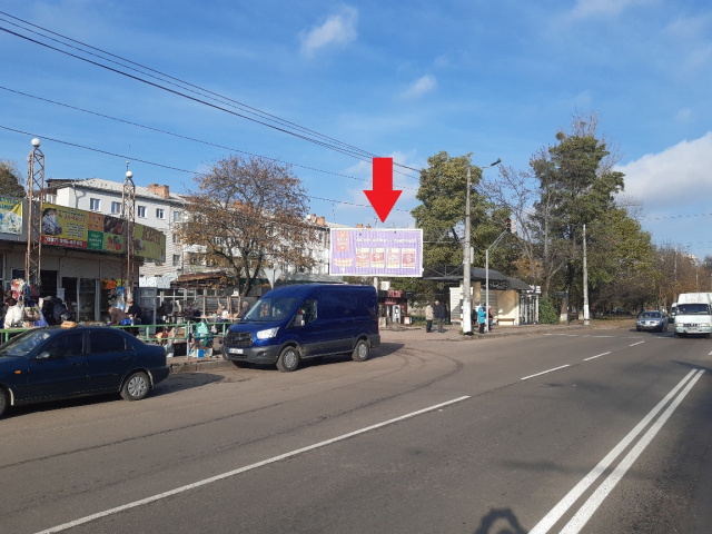 Призма 6x3, Покровська вул. (Щорса вул.), 131 (Ощадбанк, маркет "ВОПАК", Агротехнічний коледж, АТБ-маркет), в напрямку з центра Призма 6x3, Покровська вул. (Щорса вул.), 131 (Ощадбанк, маркет "ВОПАК", Агротехнічний коледж, АТБ-маркет), в напрямку з центра