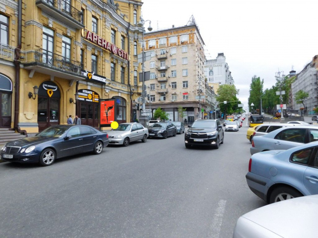 Сітіскролл 1.2x1.8,  Бессарабська пл.,  1/3 №1 (Арена Сіті),  в напрямку Басейна вул.